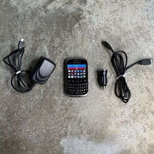 BlackBerry Curve 9310 Verizon QWERTY Smartphone w Charger Cable Car Adapter